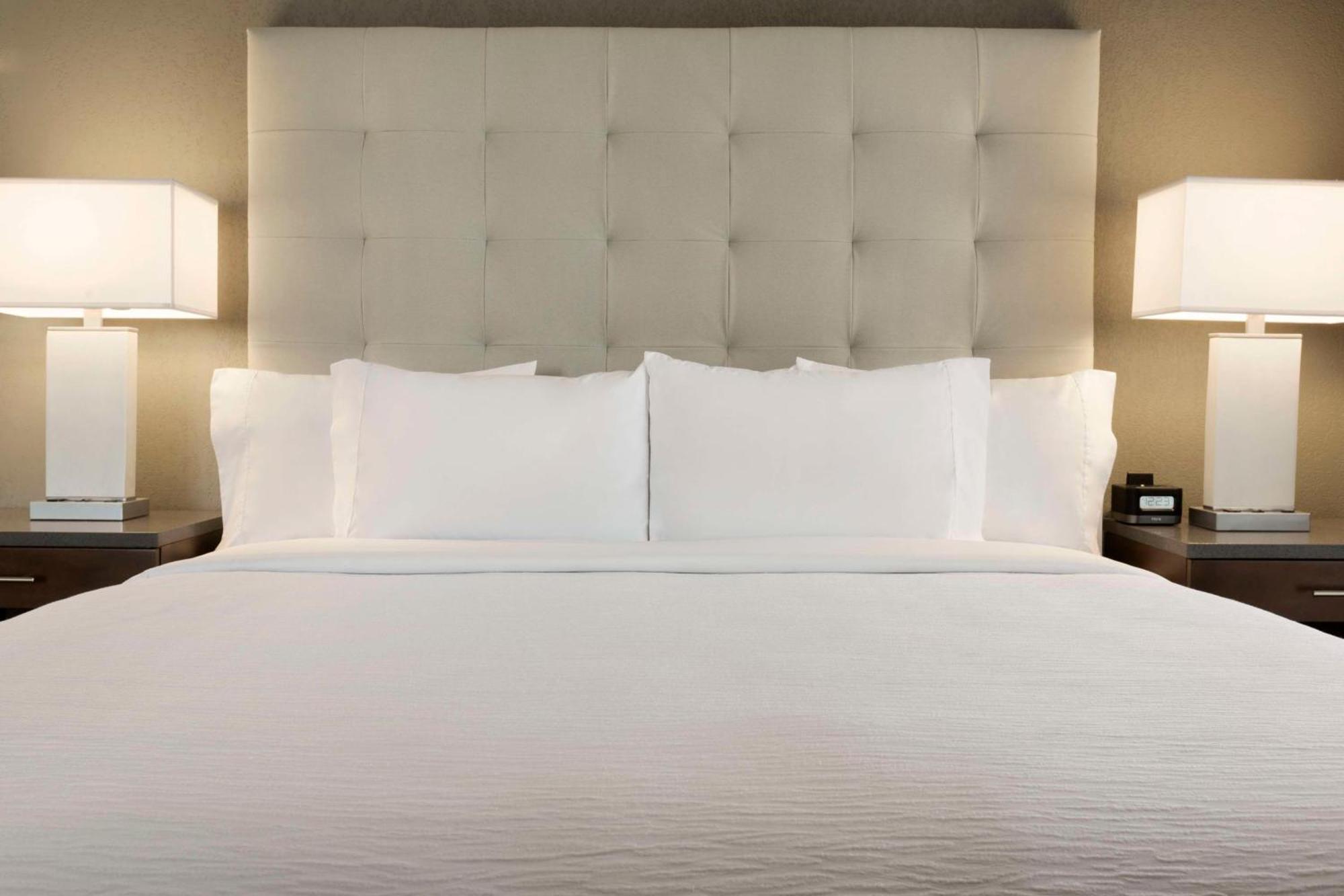 เอมบาสซี สวีท บาย ฮิลตัน กรีนวิลล์ ดาวน์ทาวน์ ริเวอร์เพลซ Hotel ภายนอก รูปภาพ